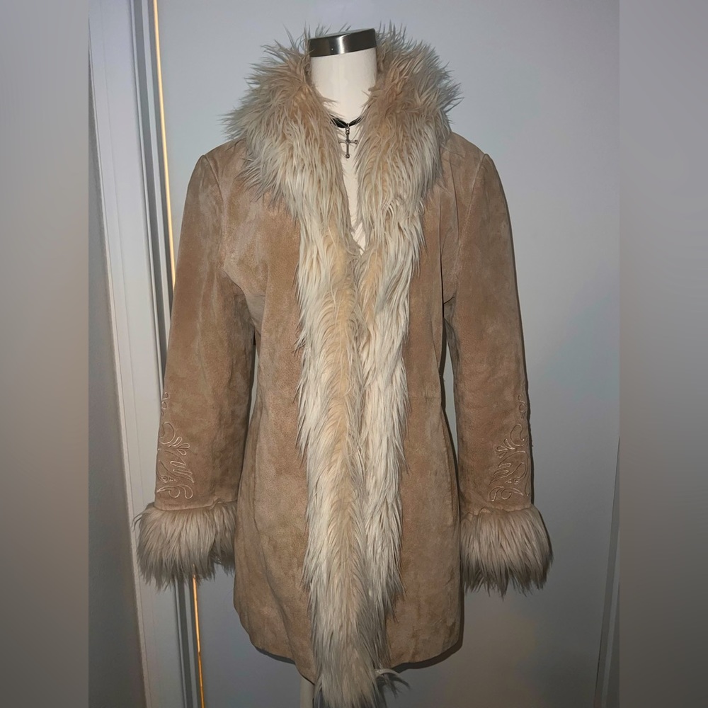 MIXIT beautiful ‘penny lane’ coat! So comfortable and it’s so cute! Size small
